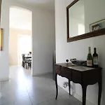 Reine, Rc Jardin Appartement Cannes