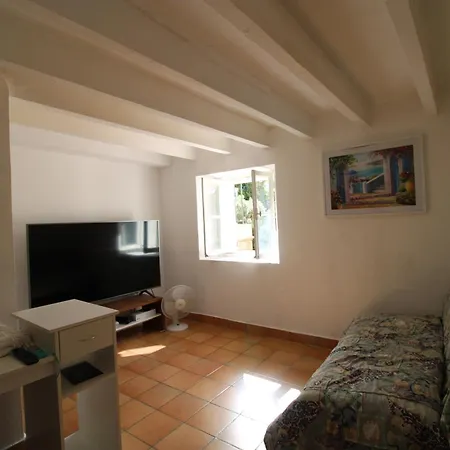 Apartman Reine, Rc Jardin