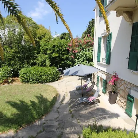 Reine, Rc Jardin * Cannes
