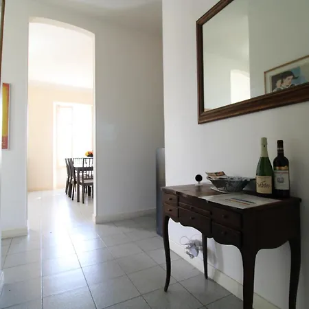 Villa Cottage Reine, Rc Jardin Apartment Cannes