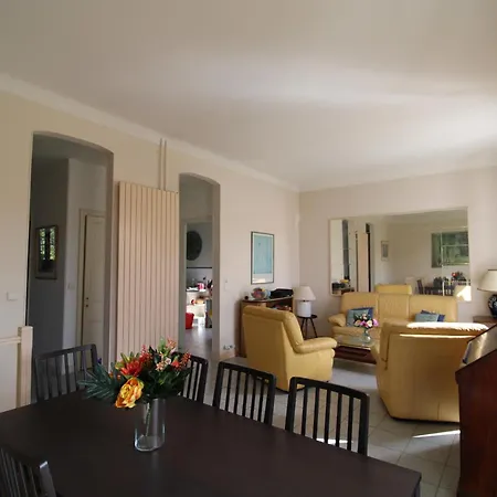 Villa Cottage Reine, Rc Jardin Apartment *