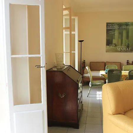 Villa Cottage Reine, Rc Jardin Apartment