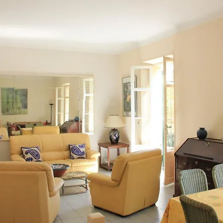 Villa Cottage Reine, Rc Jardin Apartment *