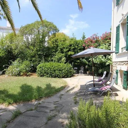 Villa Cottage Reine, Rc Jardin Apartment *