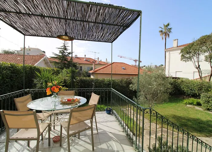 Reine, Rc Jardin * Cannes