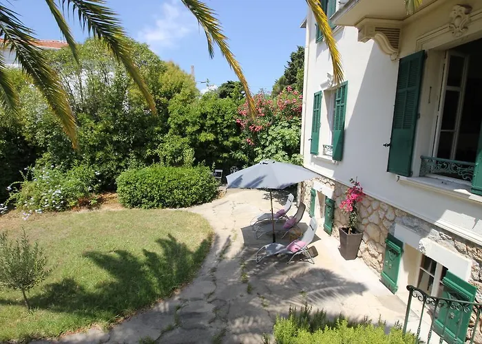 Reine, Rc Jardin * Cannes