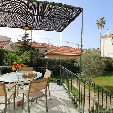 Reine, Rc Jardin * Cannes